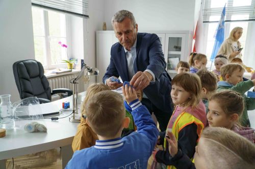 Przedszkolaki z Bajki - Grupa Motylki z wizytą w Urzędzie Miejskim_8.05.2026