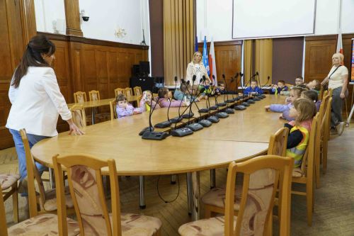 Przedszkolaki z Bajki - Grupa Motylki z wizytą w Urzędzie Miejskim_8.05.2026